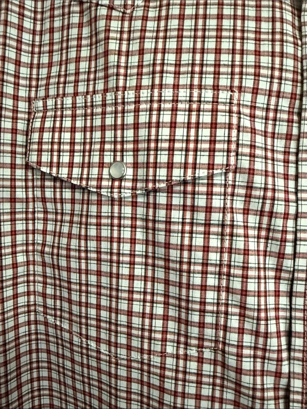Wrangler Red and White Plaid Short-Sleeve Button-Down Shirt